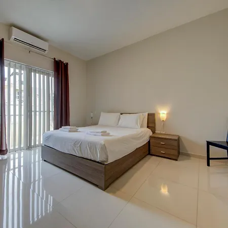 Appartamento Modern 2br Near Ferry With Ac Wifi