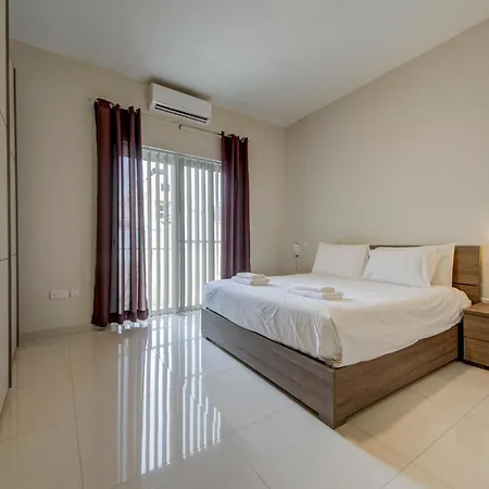Modern 2br Near Ferry With Ac Wifi