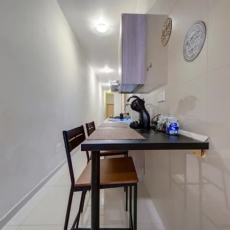 Modern 2br Near Ferry With Ac Wifi
