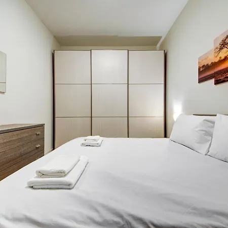 Modern 2br Near Ferry With Ac Wifi * Sliema