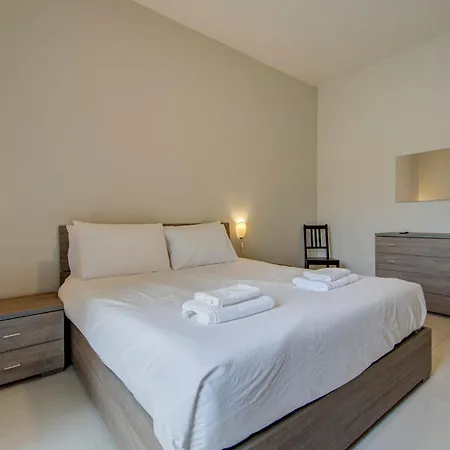 Appartamento Modern 2br Near Ferry With Ac Wifi Sliema