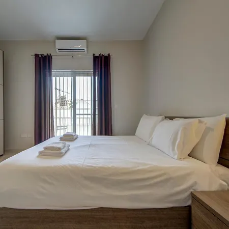 Modern 2br Near Ferry With Ac Wifi Appartamento