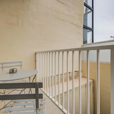 Modern 2br Near Ferry With Ac Wifi Sliema